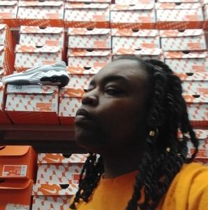 Meet your Posher, Monica